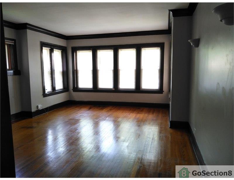 Gorgeous and LARGE 2 Bedroom Apartment Home – Only Need a 1 Bedroom Voucher or $1100 per month